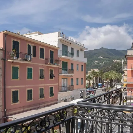 Lägenhet In Piazza Moneglia