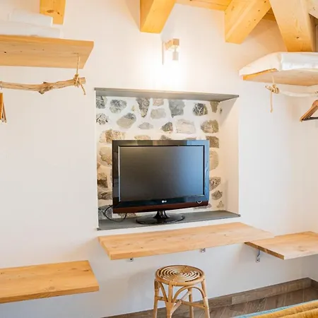 Apartment In Piazza Moneglia