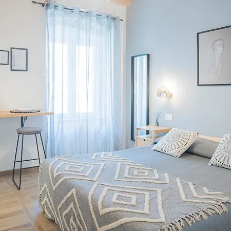 In Piazza Apartment Moneglia